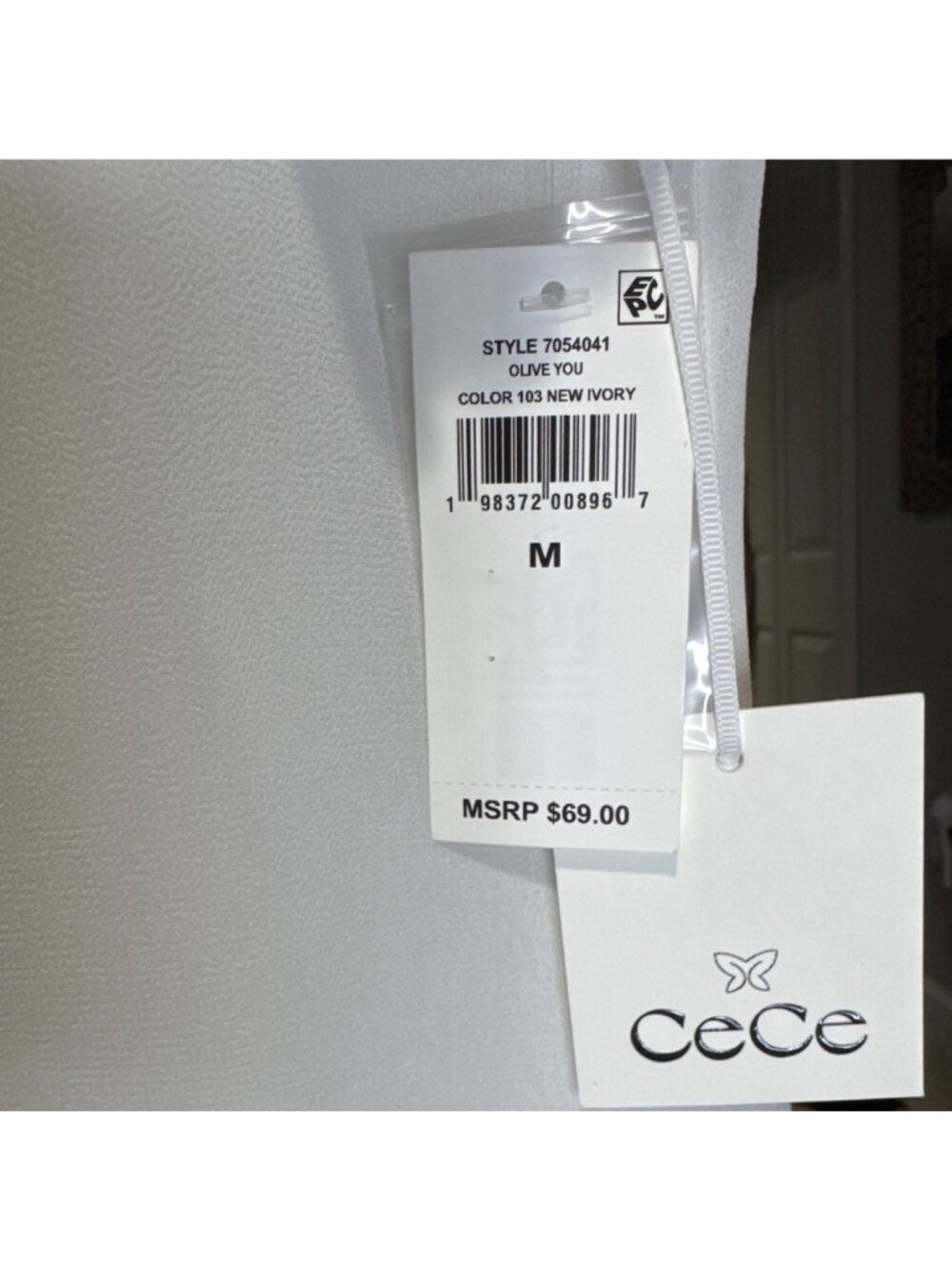 NWT CeCe Ivory Scalloped Short Sleeve Blouse Size Med MSRP $69 - Picture 4 of 6